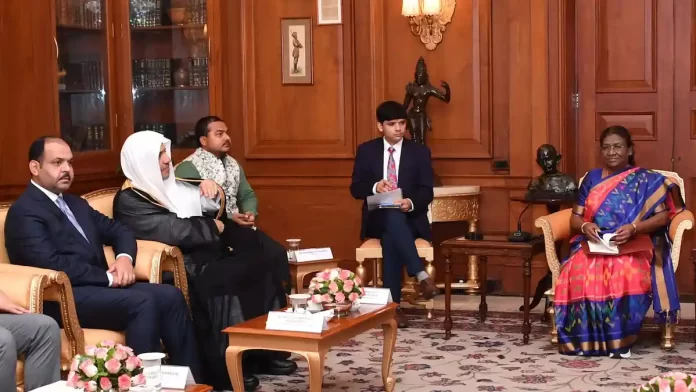 Secretary General of Muslim World League, Dr Mohammad bin Abdulkarim Al-Issa meeting President Droupadi Murmu at Rashtrapati Bhavan.